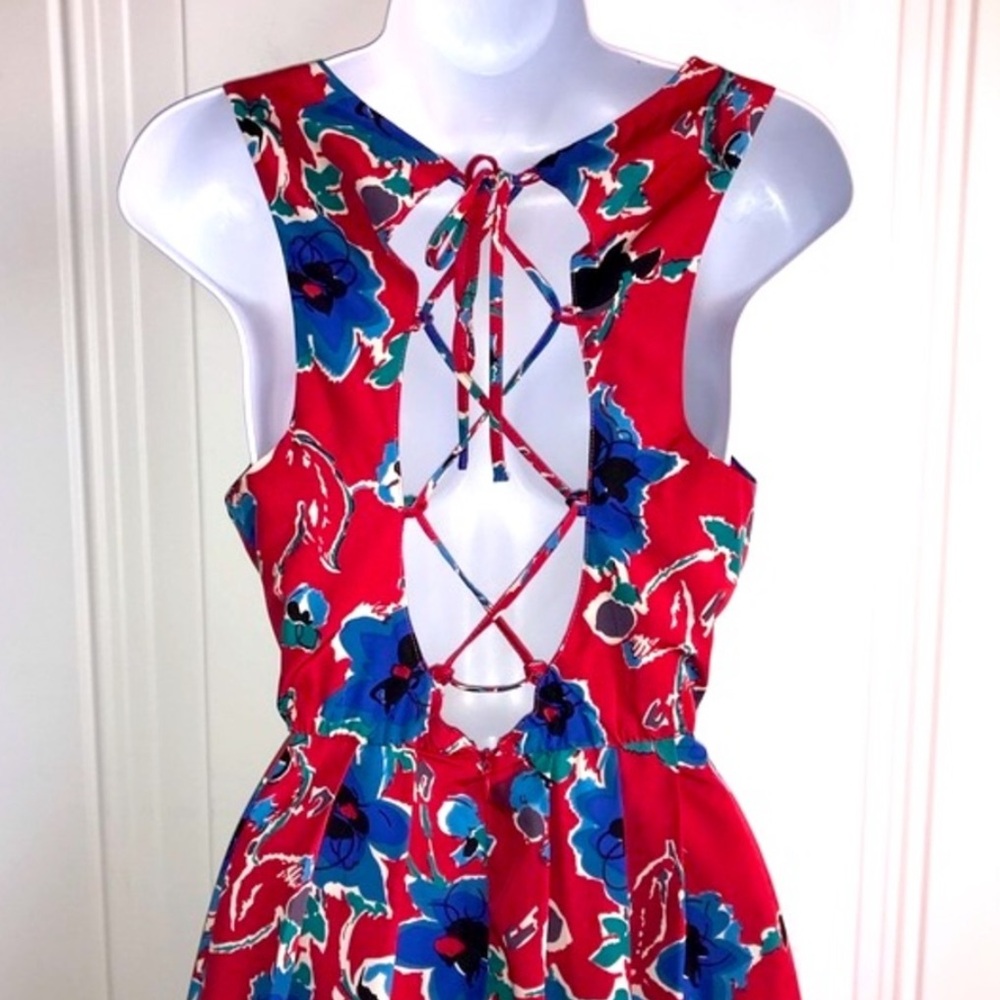 UO Reformed Women’s 6 multi red floral sleeveless lace up open back dress in EUC